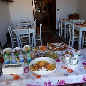 Marina Couette-café Milazzo